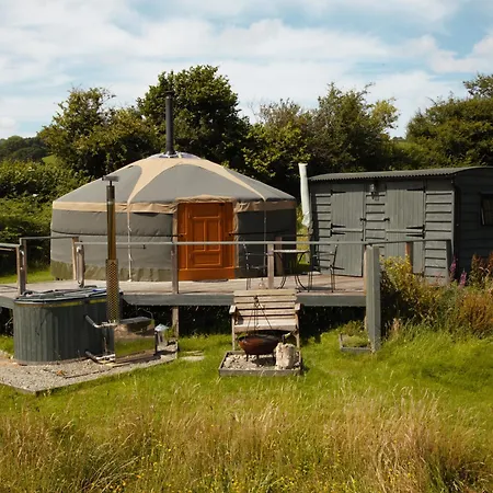 Go Eco Glamping Hotel Lampeter Exterior photo