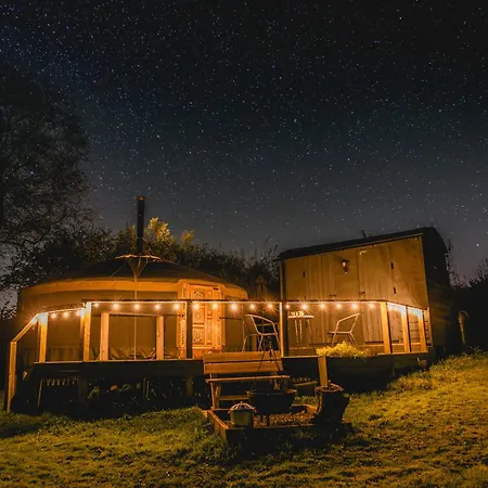 Go Eco Glamping Hotel Lampeter Exterior photo