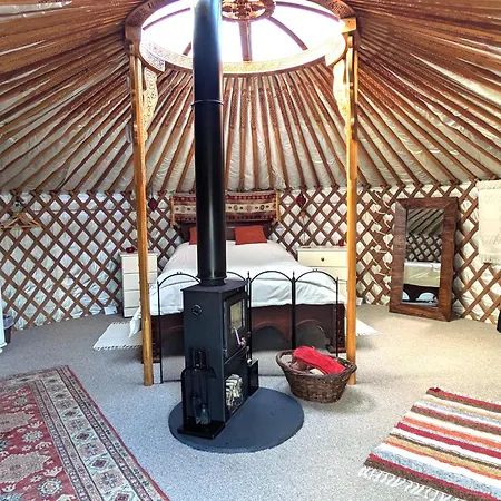 Go Eco Glamping Hotel Lampeter Exterior photo