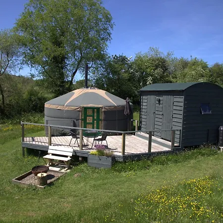 Go Eco Glamping Hotel Lampeter Exterior photo