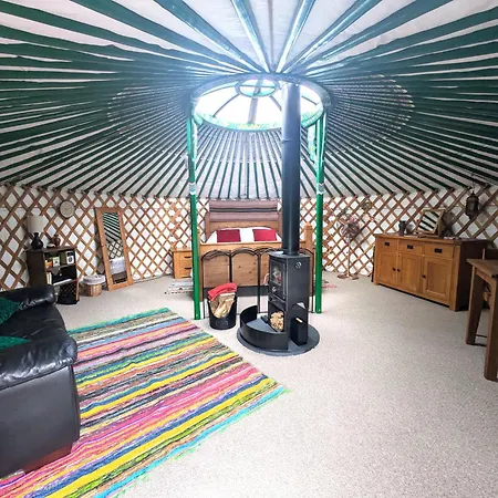 Go Eco Glamping Hotel Lampeter Exterior photo